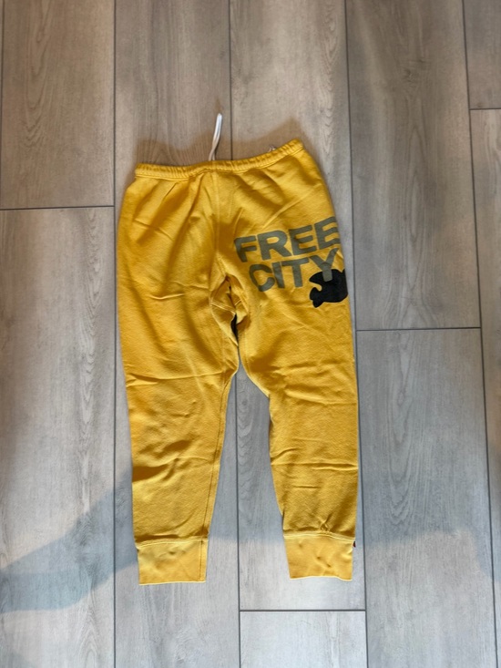 freecity Pants - Free City 3/4 cropped Golden Yellow Jogger Sweatpants